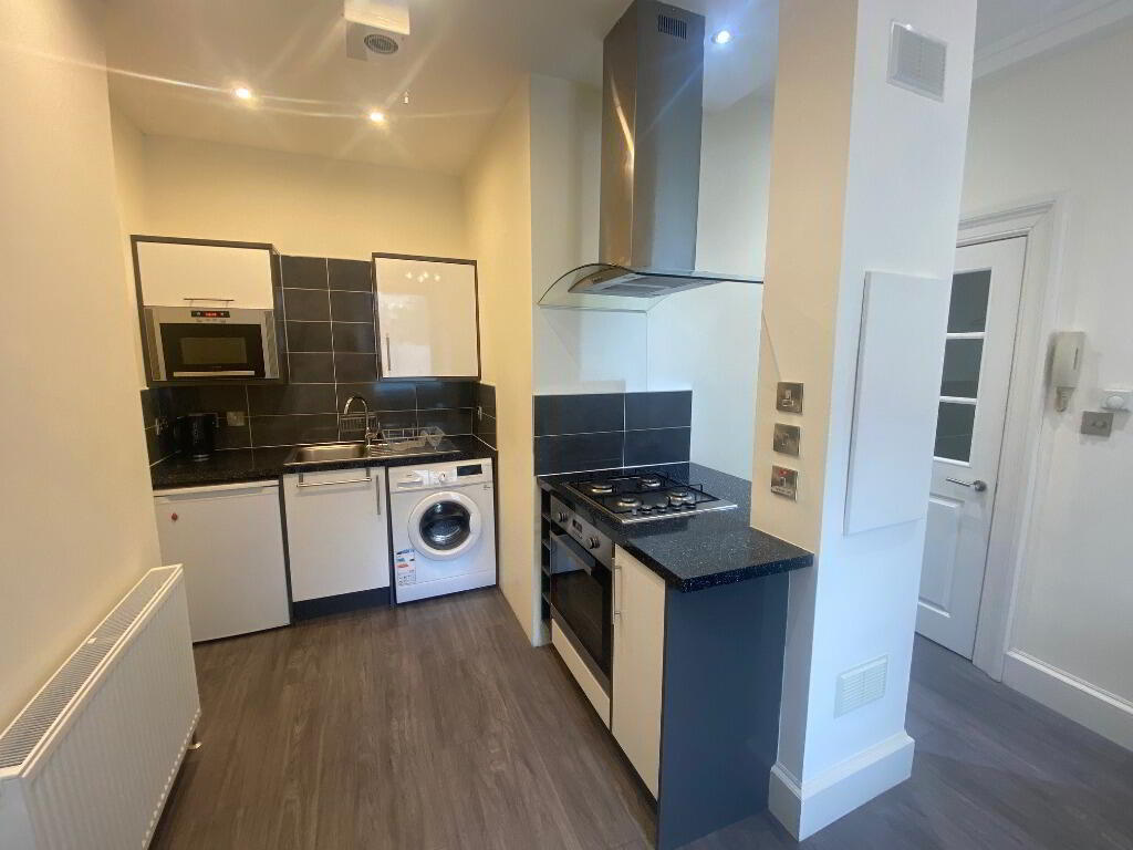 Flat New Mart Road in City of Edinburgh
