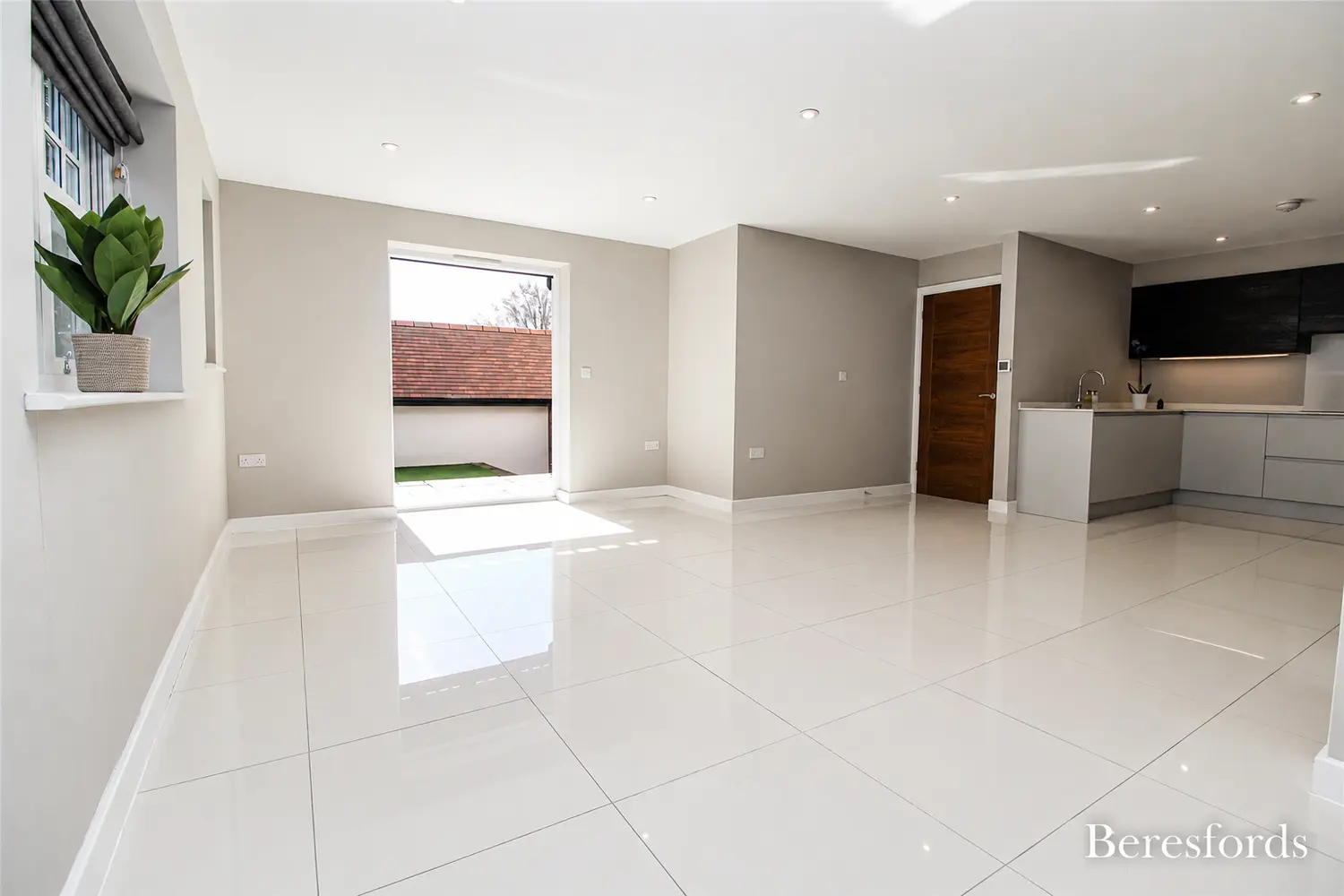 Flat Westbury Road in Brentwood