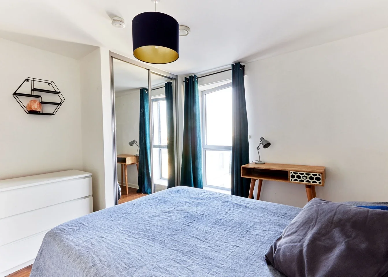 Flat Vernon Road in Greater London