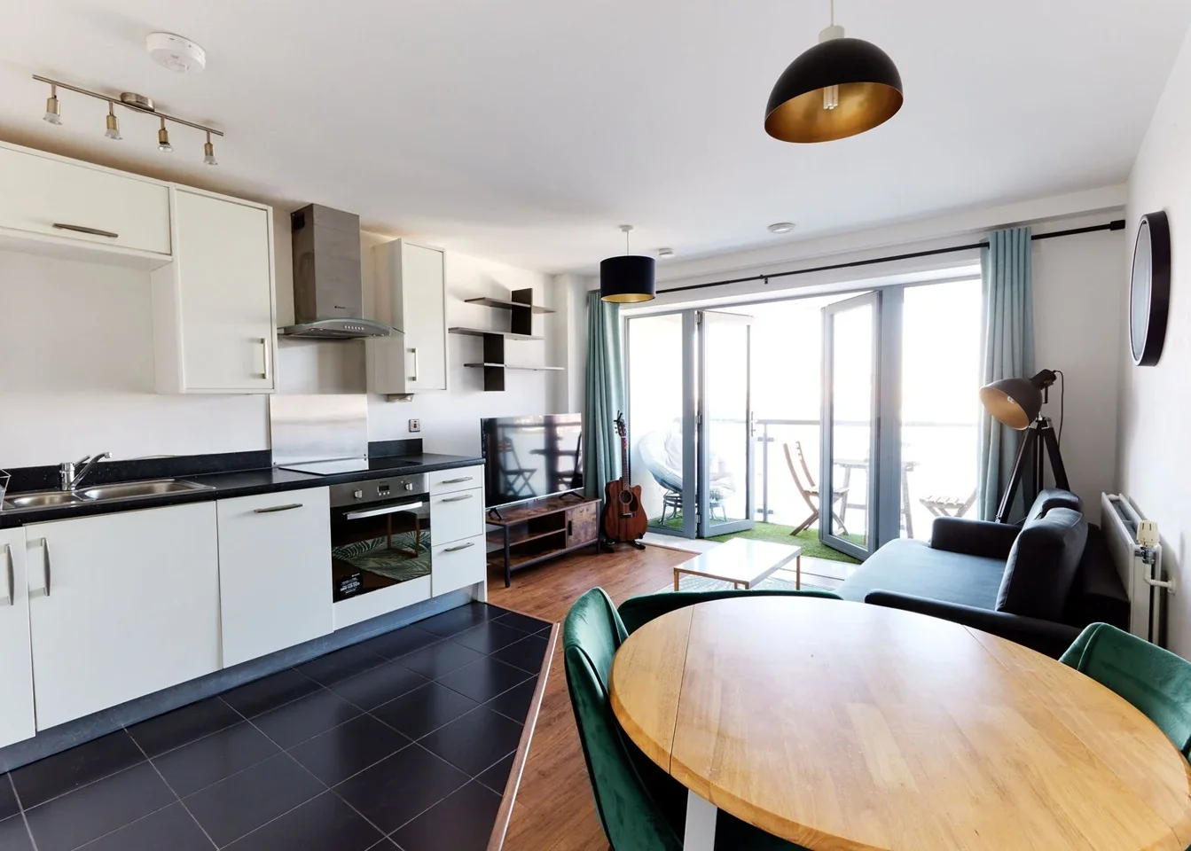 Flat Vernon Road in Greater London