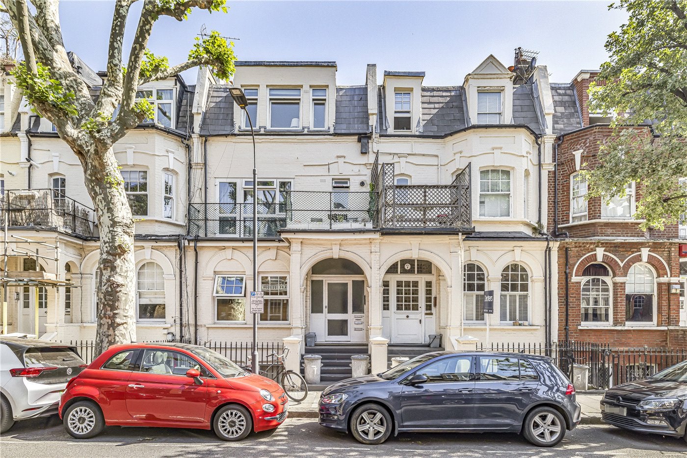Flat Crookham Road in Greater London