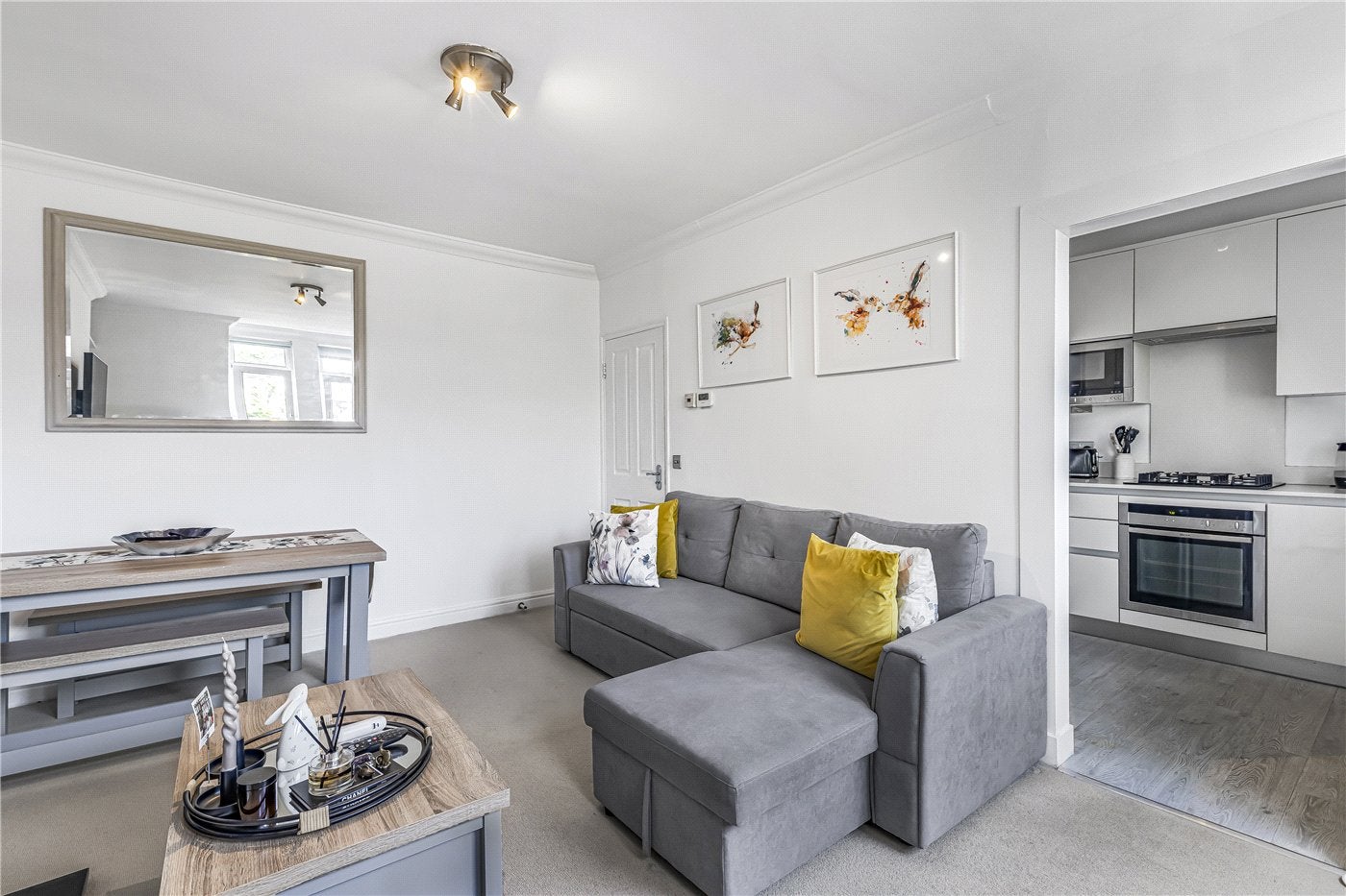 Flat Crookham Road in Greater London