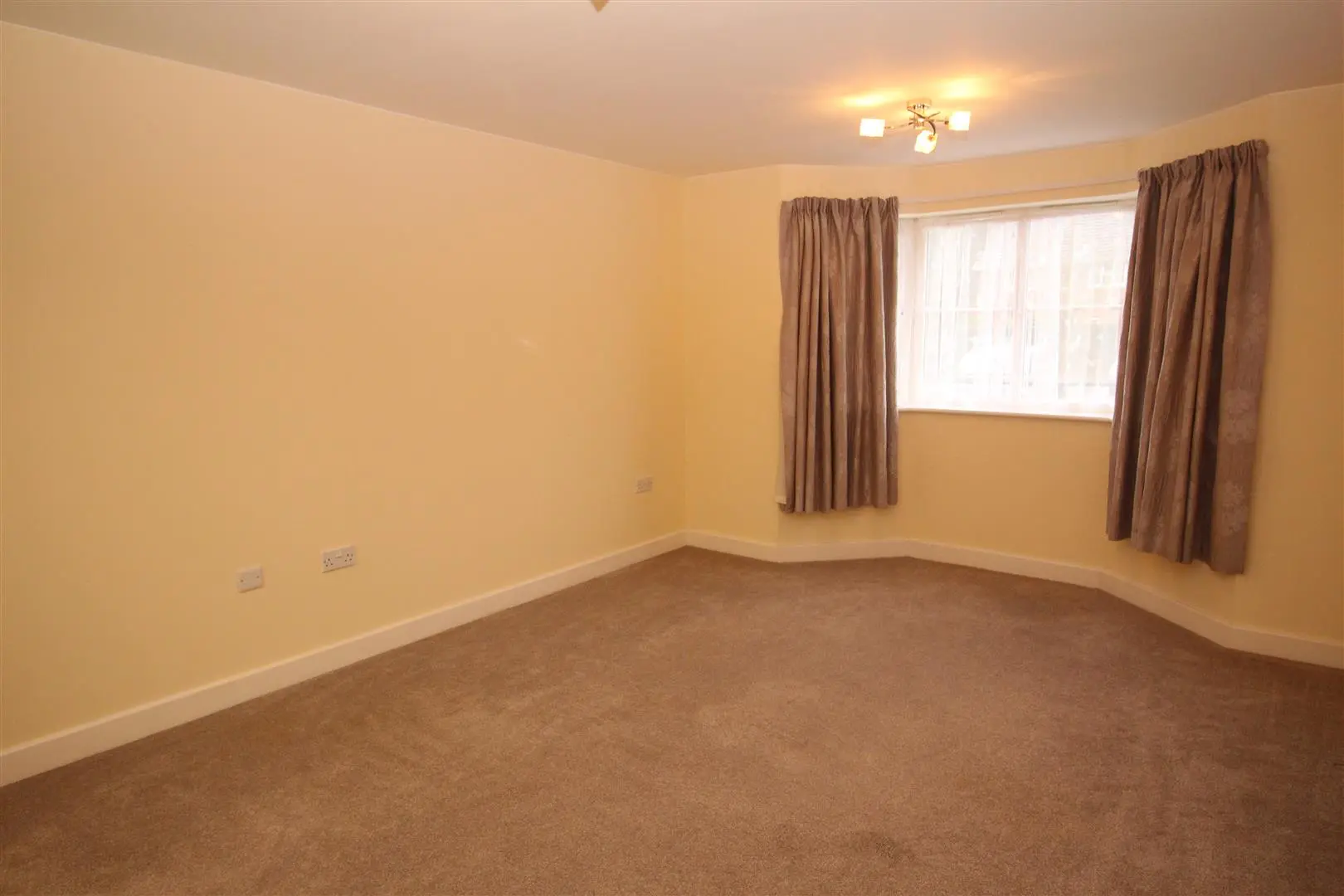 Flat Richmond Meech Drive in Ashford