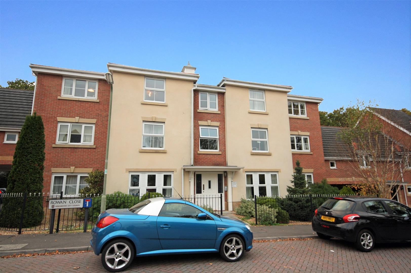 Flat Rowan Close in Fareham