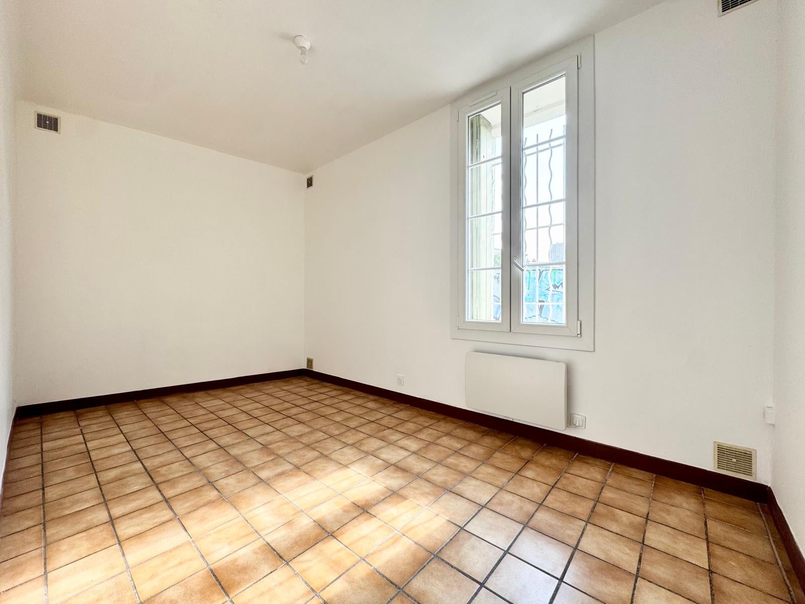 Flat Rue Antoine Champroux in Nîmes
