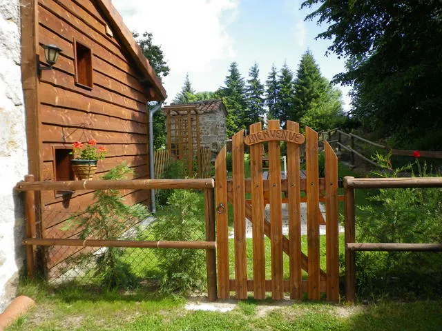 House Route des Scieurs de Long in Saint-Éloy-la-Glacière