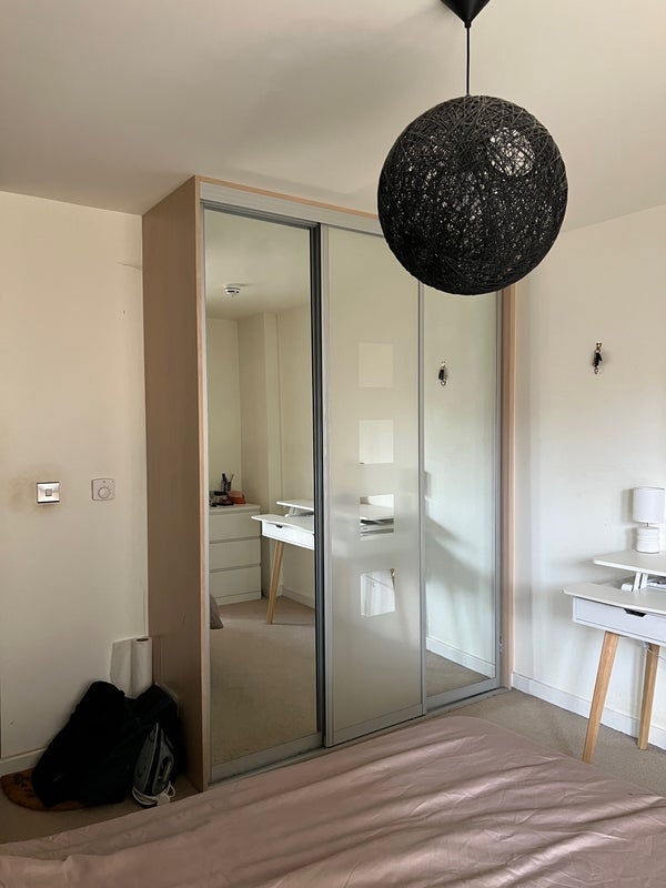 Room Crowder Street in Greater London