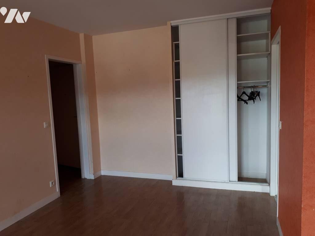 Flat Rue Gaëtane Bouffay in Lisieux