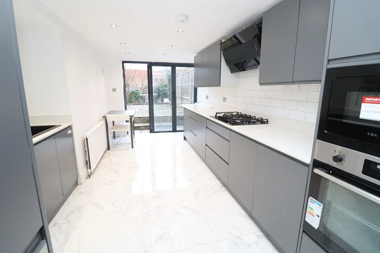 Room Ravenshaw Street in Greater London
