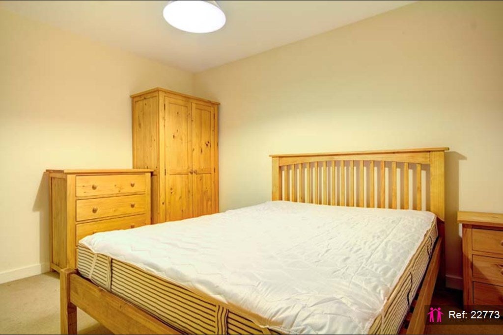 Flat Bankton Road in Greater London