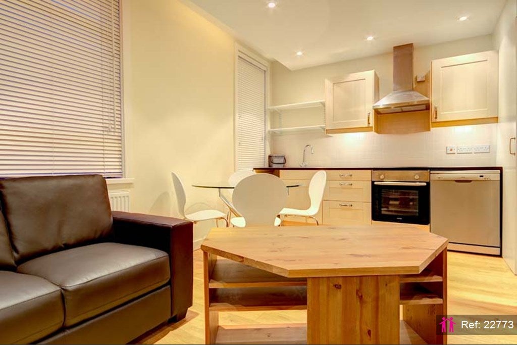 Flat Bankton Road in Greater London