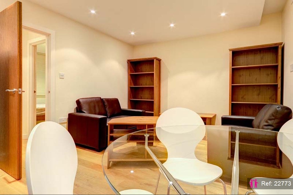Flat Bankton Road in Greater London