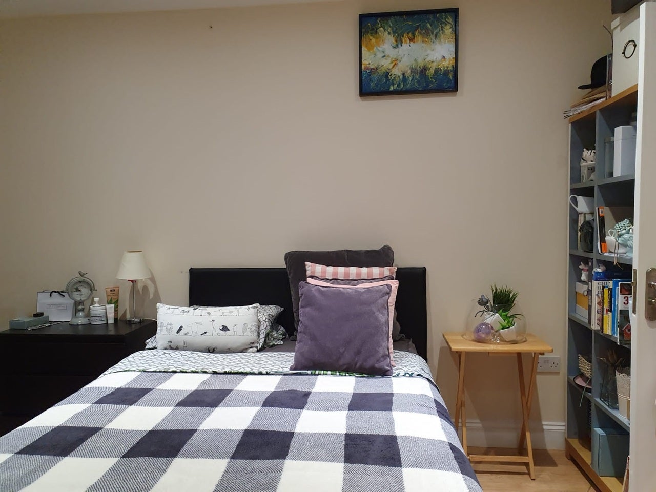 Room Chatsworth Crescent in Greater London