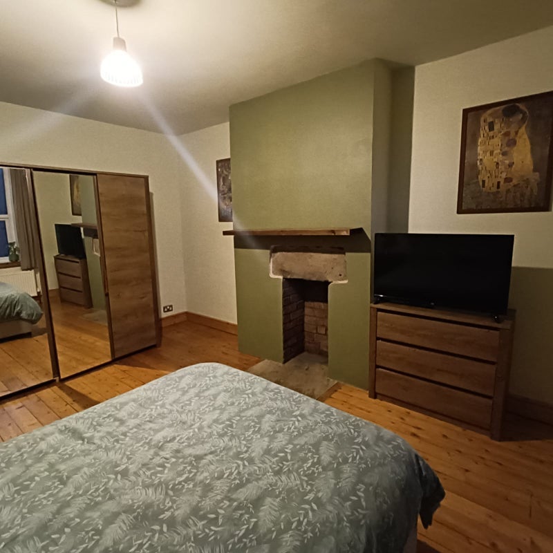 Room Rosecliffe Mount in Leeds