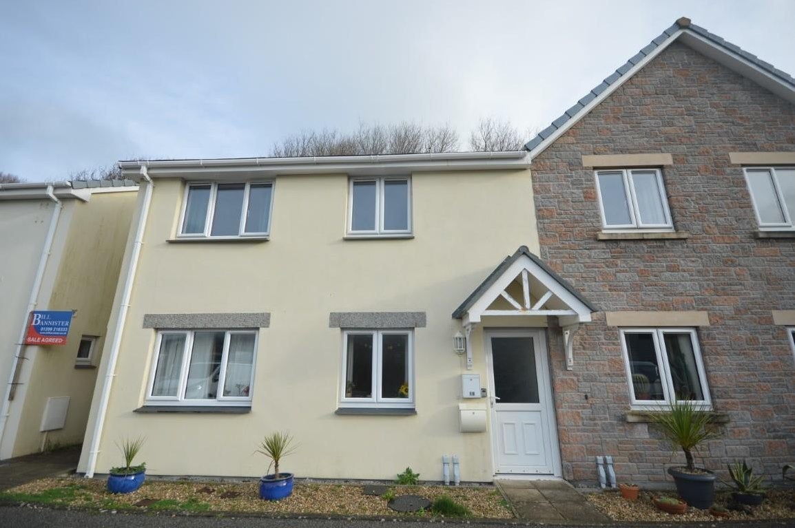 Flat Sunnyvale Road in Portreath
