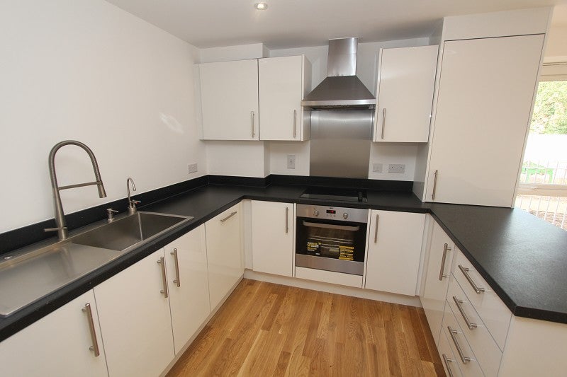 Flat Zodiac Close in Greater London