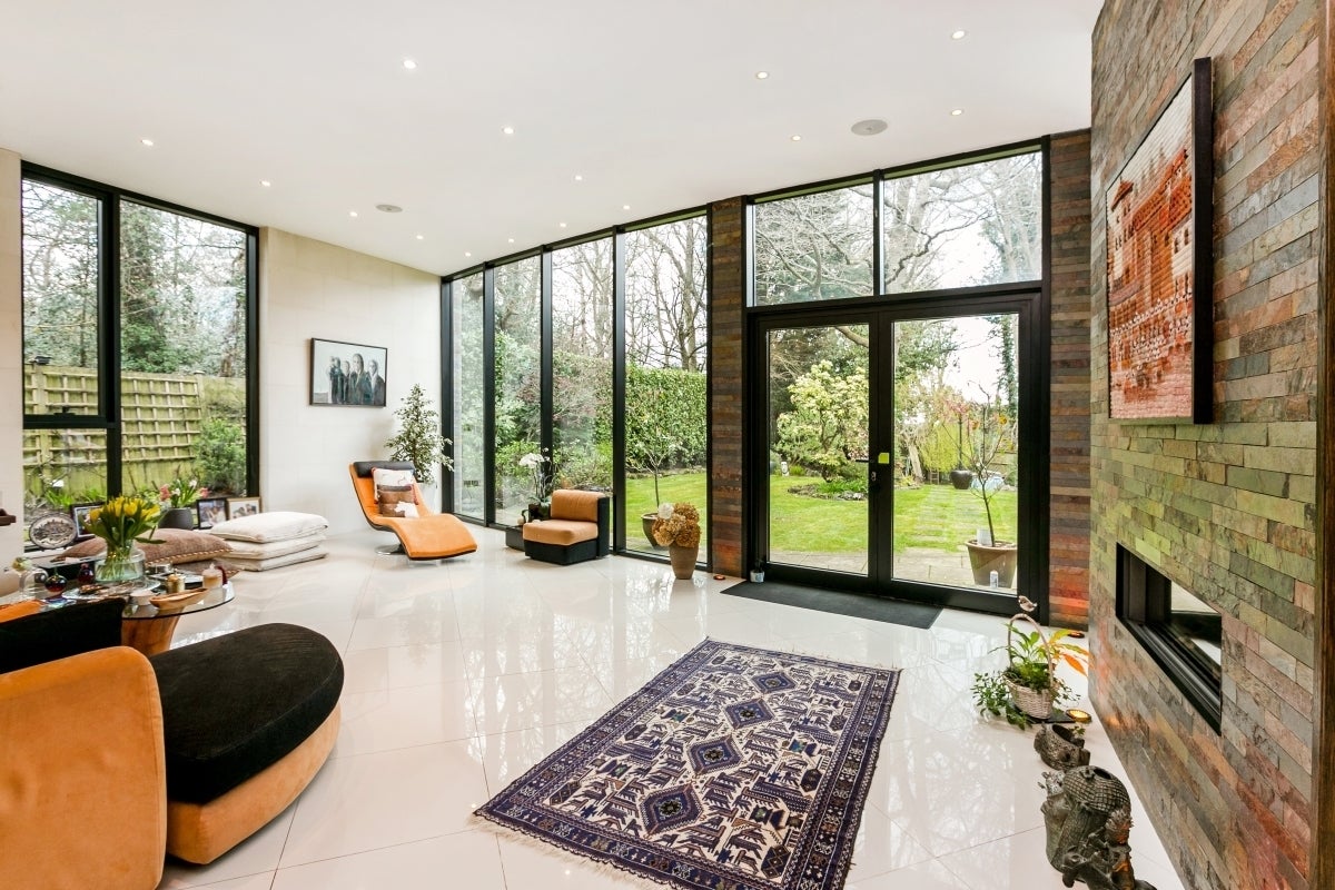 House Grove Farm Lane in Greater London