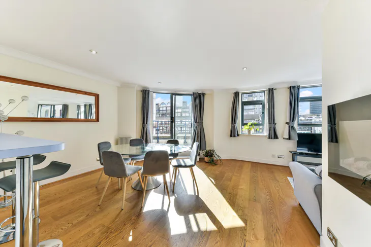 Flat Bridgewater Square in City of London