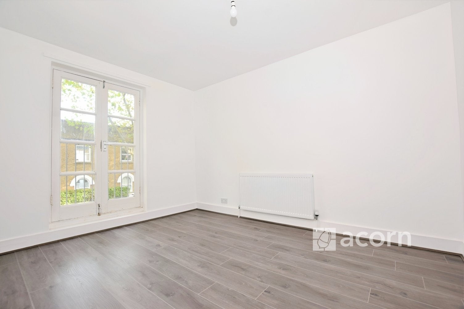 Flat Reverdy Road in Greater London