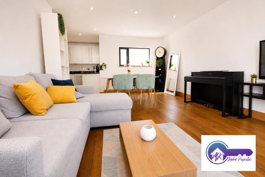 Flat Ironmonger Row in Greater London