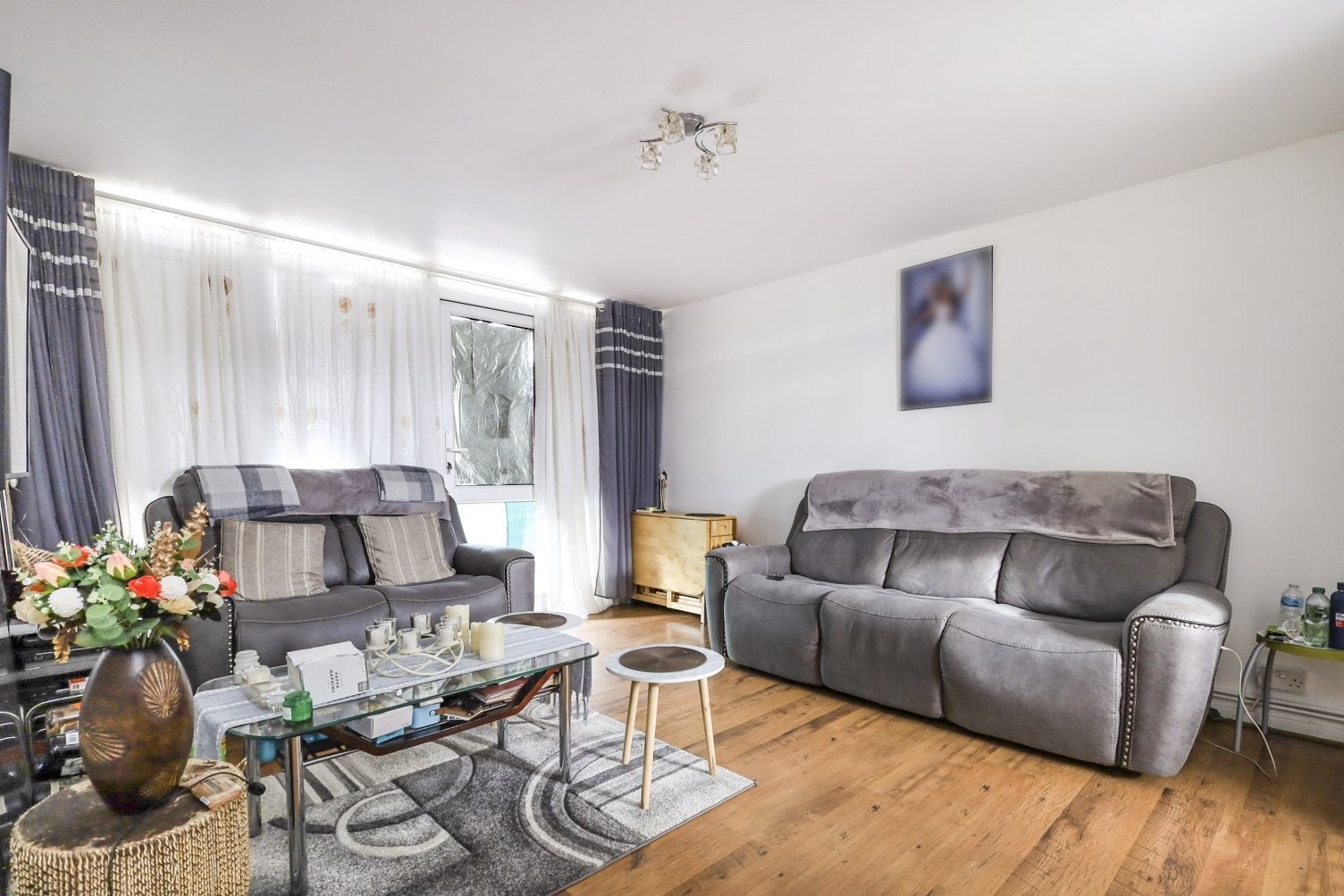 Flat Blenheim Gardens in Greater London
