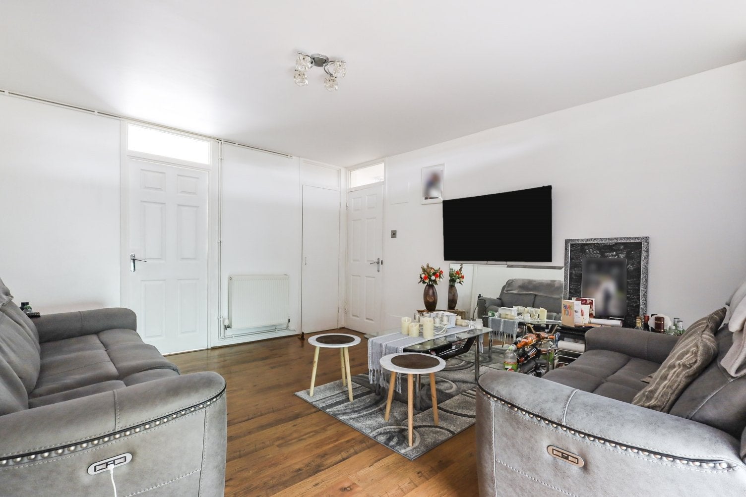 Flat Blenheim Gardens in Greater London