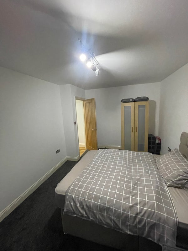 Room Lostock Road in Trafford