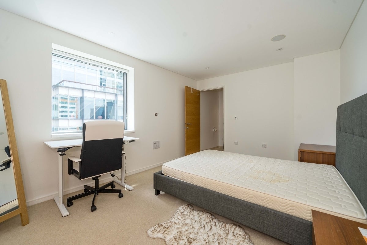 Flat Hermitage Street in City of Westminster