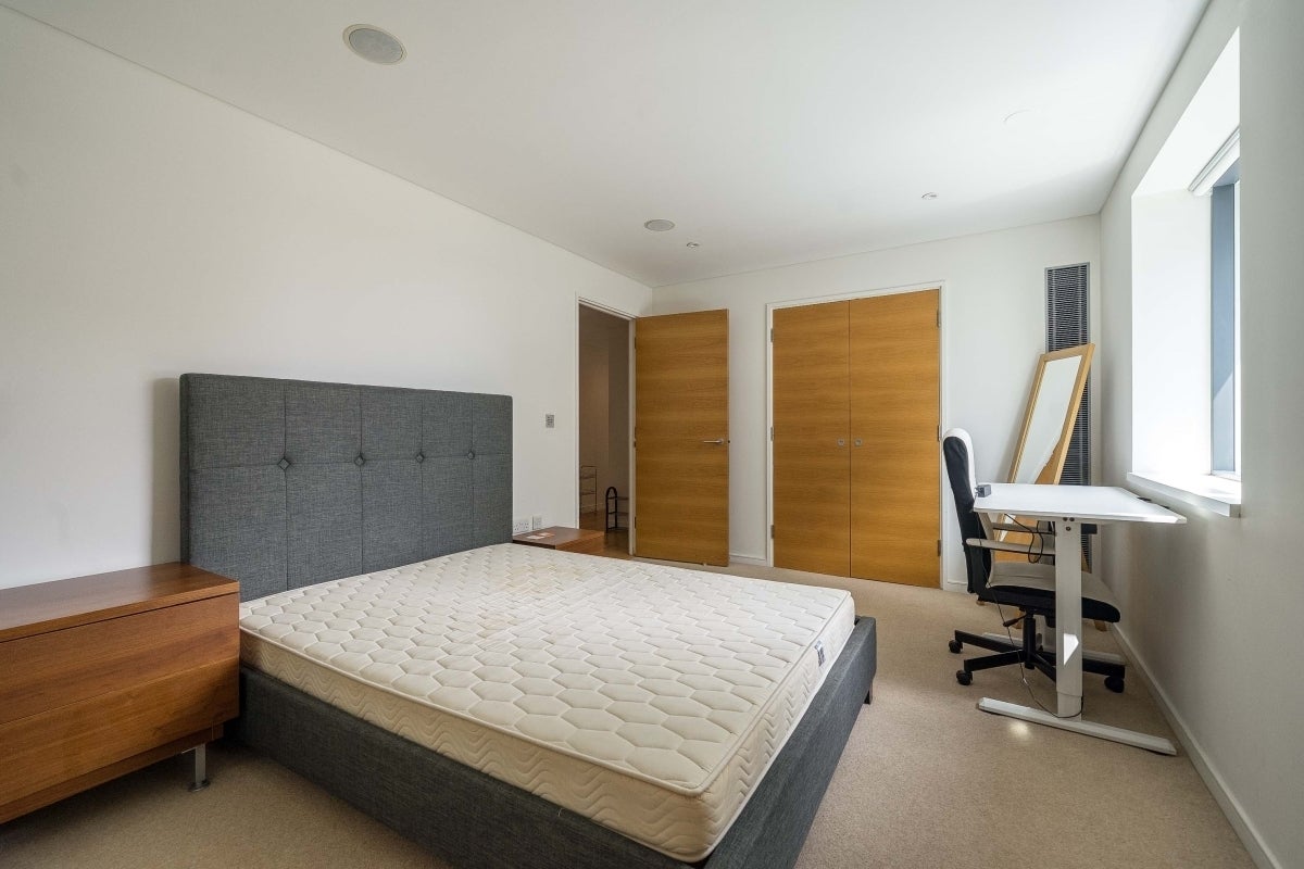 Flat Hermitage Street in City of Westminster