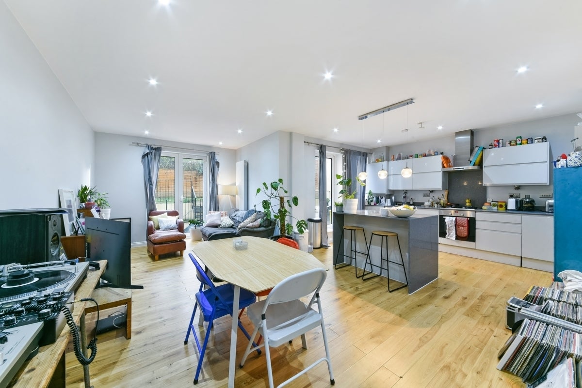 Flat East Dulwich Grove in Greater London