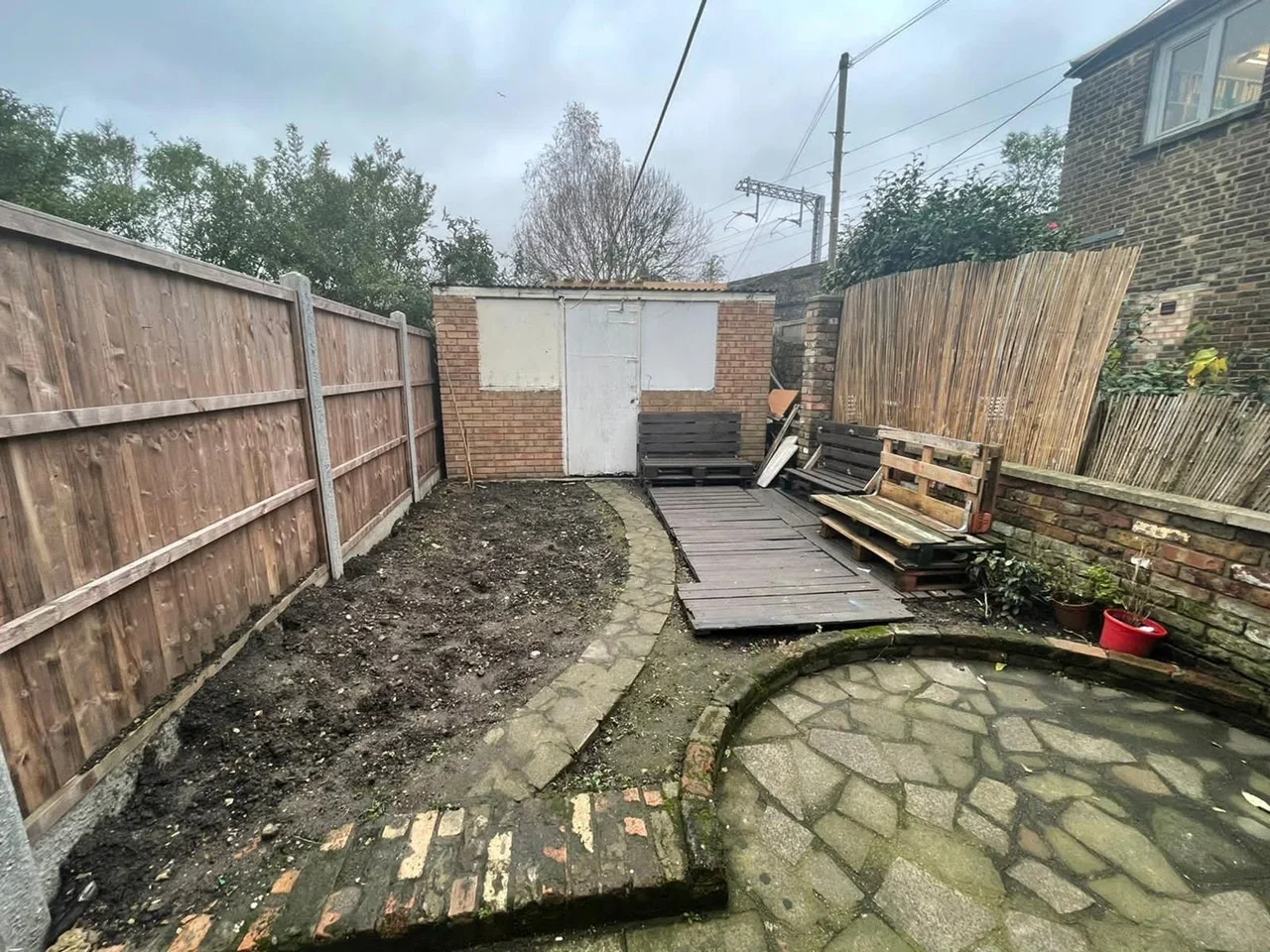 House Farmer Road in Greater London