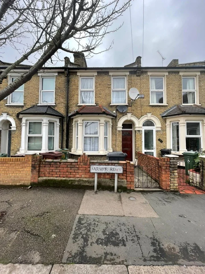 House Farmer Road in Greater London