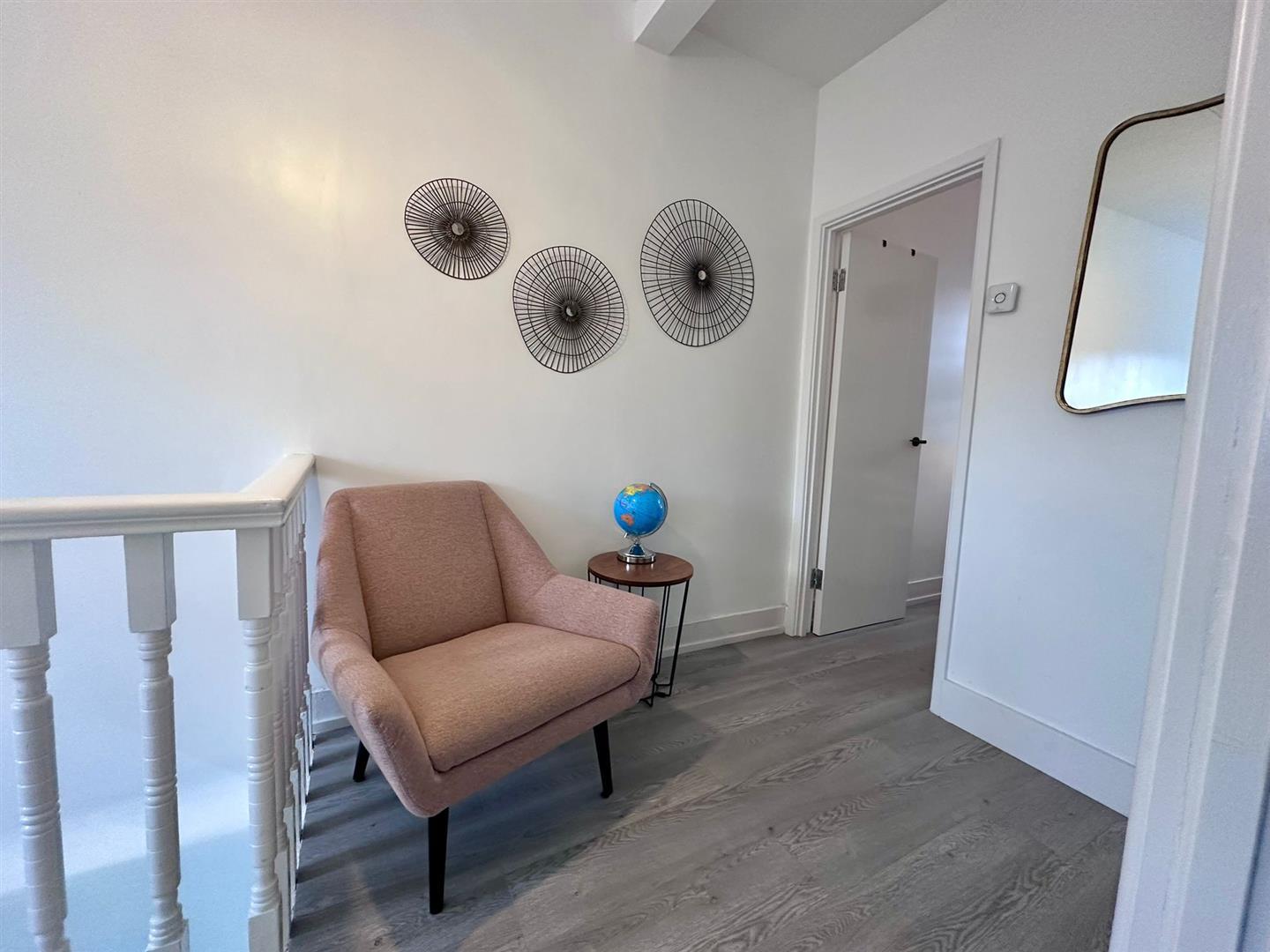 Flat Carlingford Road in Greater London