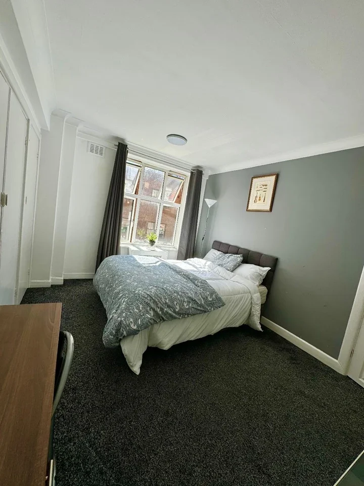Room Park West Place in City of Westminster
