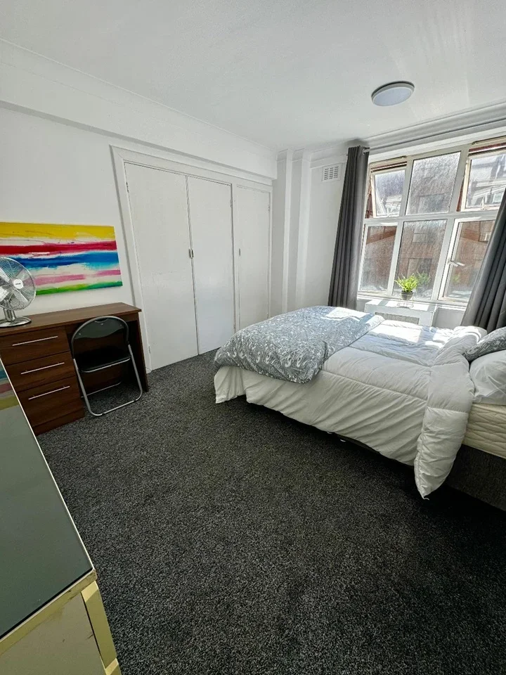 Room Park West Place in City of Westminster