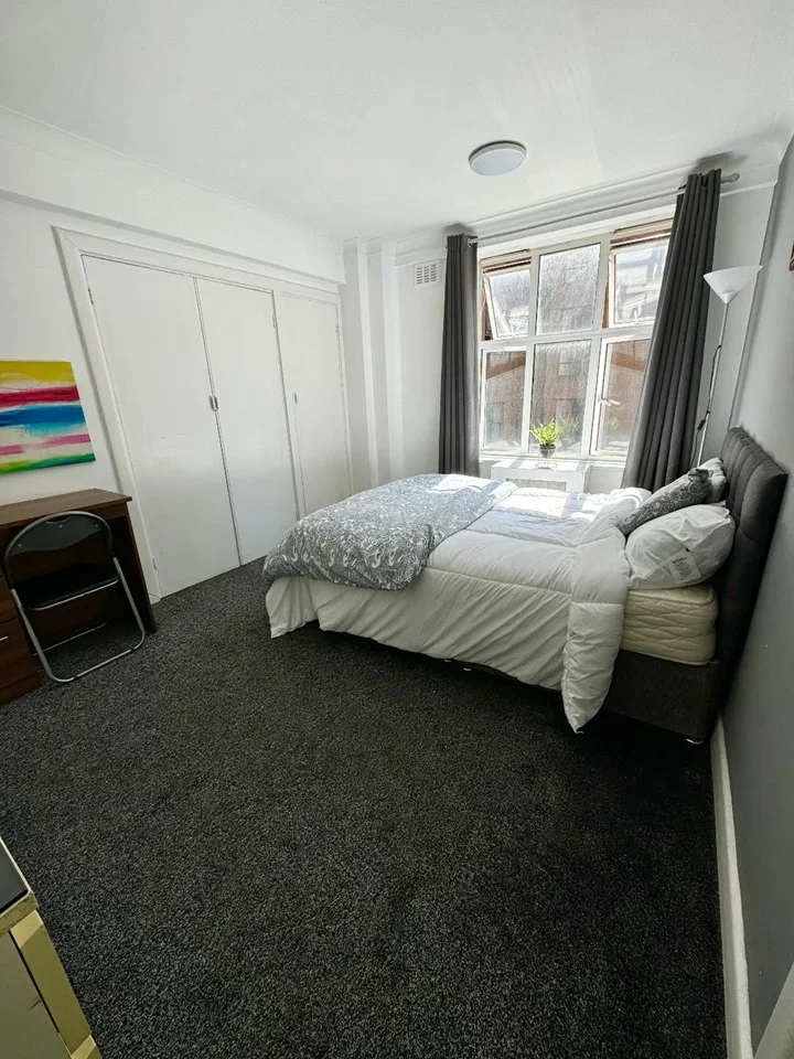 Room Park West Place in City of Westminster