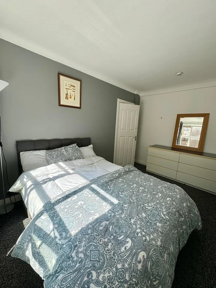 Room Park West Place in City of Westminster