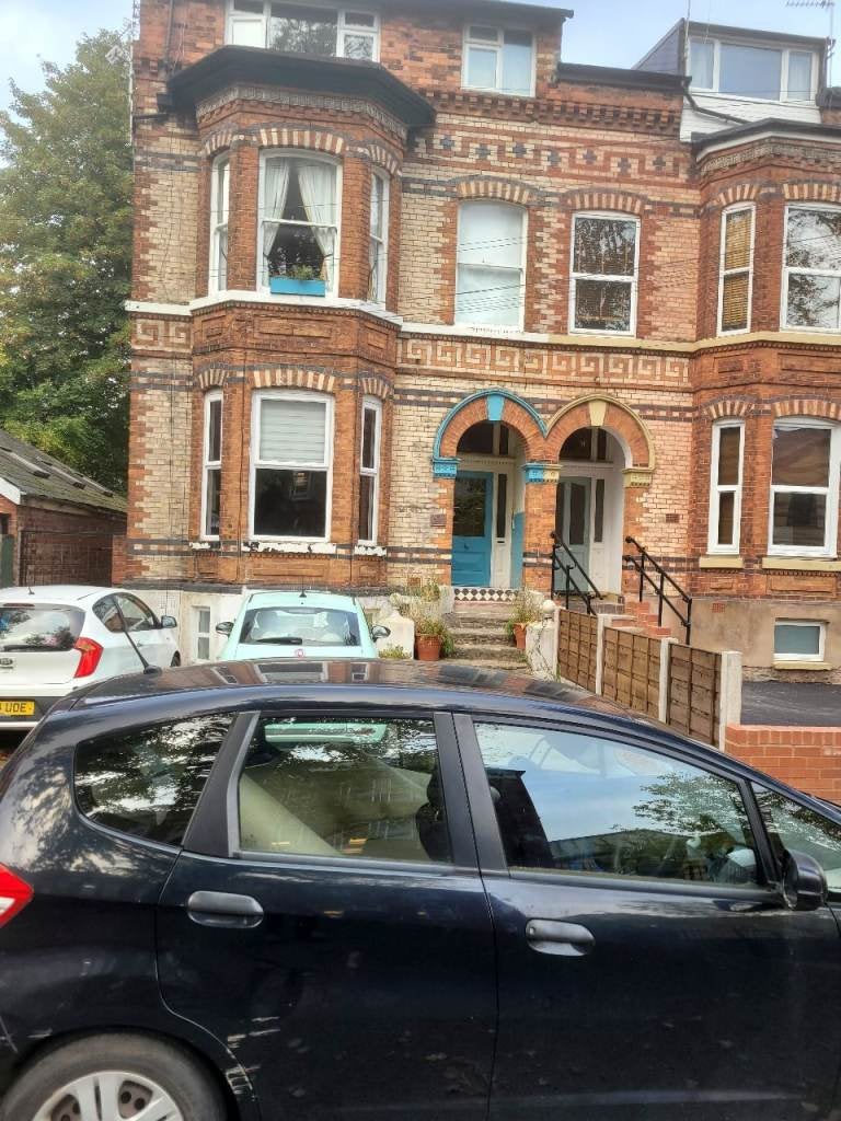 Flat Clarendon Road in Manchester