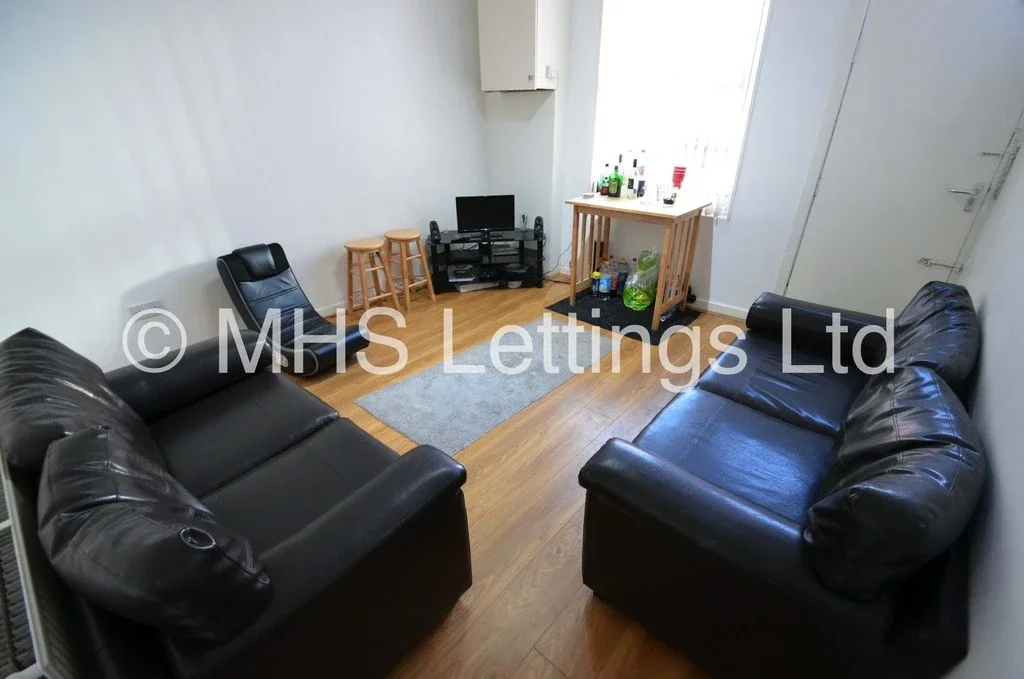 Flat Back Hessle Mount in Leeds