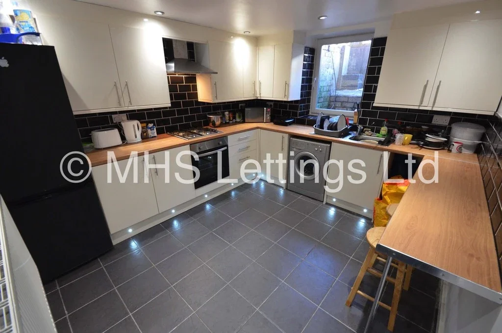Flat Back Hessle Mount in Leeds