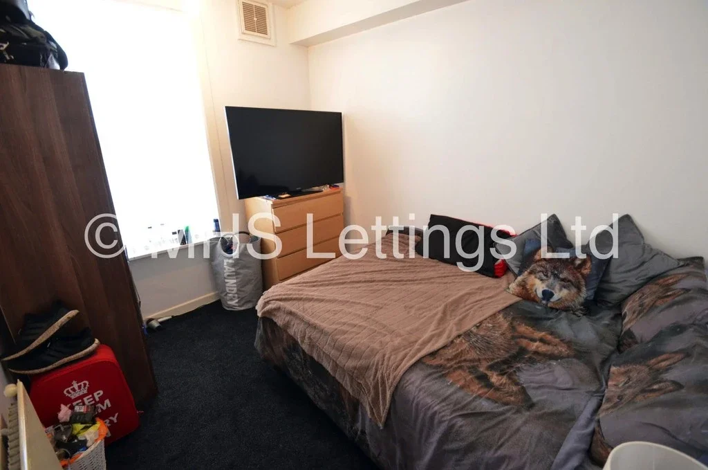 Flat Back Hessle Mount in Leeds