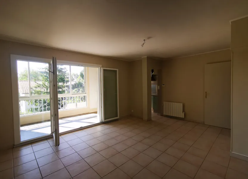 Flat Avenue Gabriel Péri in Villeneuve-lès-Avignon
