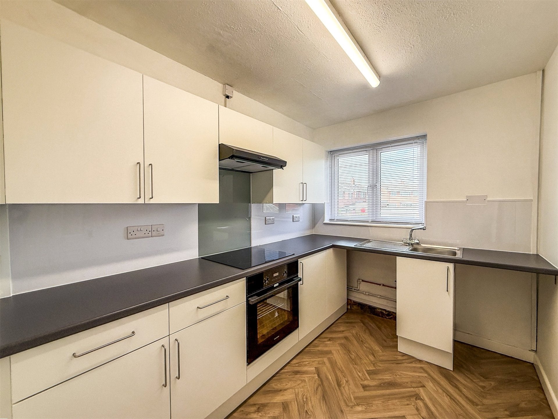 Flat Kilbury Drive in Worcester