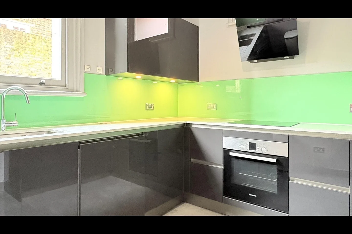 Flat Roland Gardens in Greater London