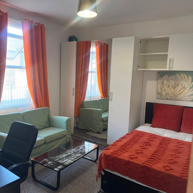 Room Herschel Street in Slough
