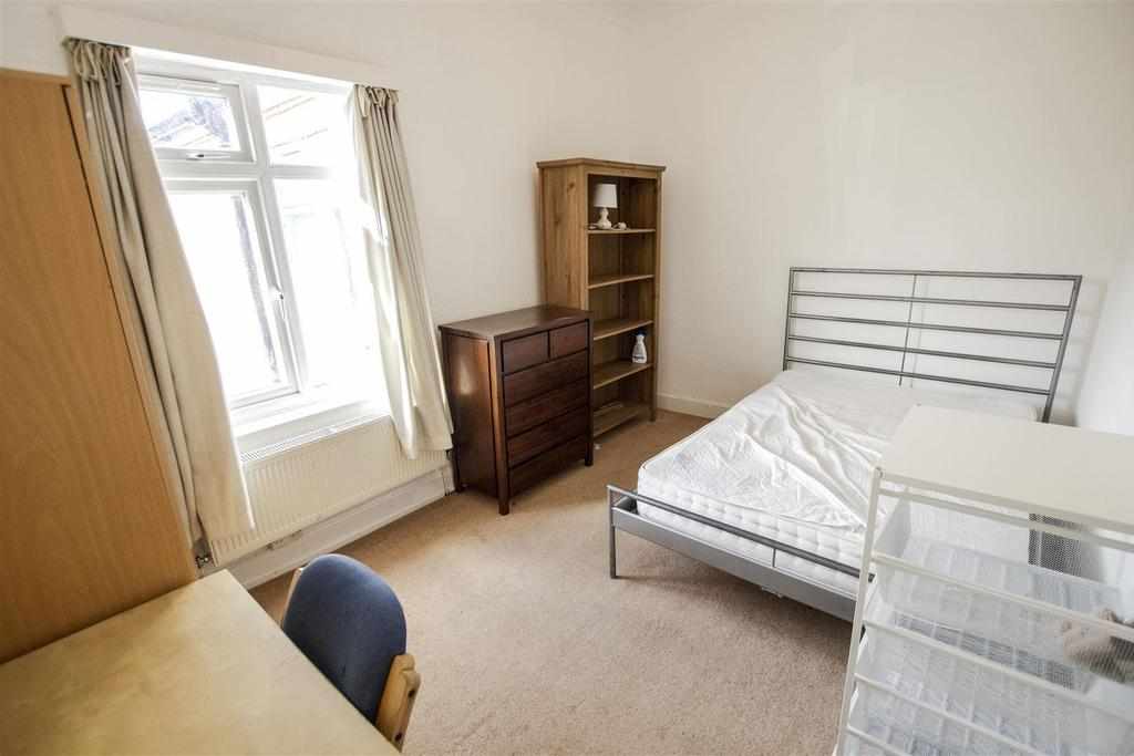 Flat Bournbrook Road in Birmingham