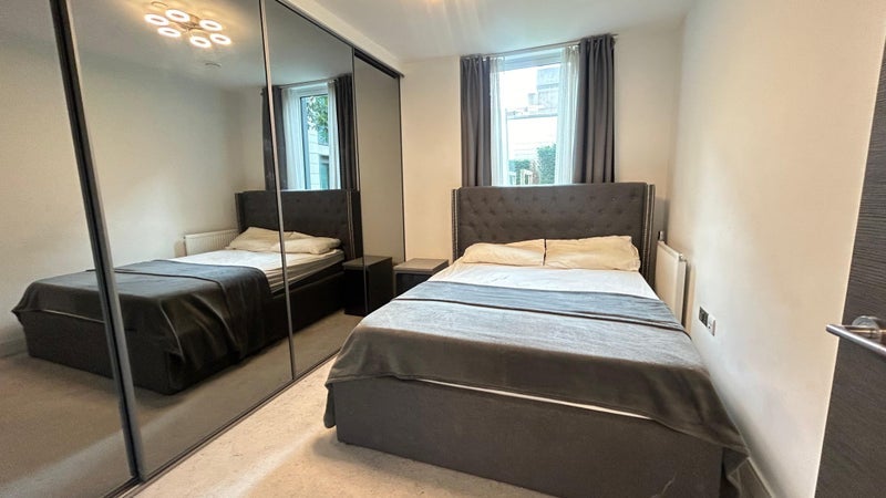 Flat Beadon Road in Greater London