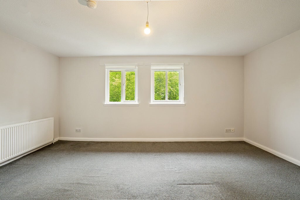 Flat Tillycairn Place in Glasgow