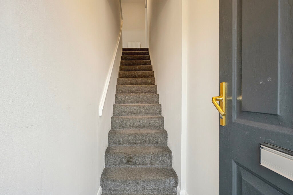 Flat Tillycairn Place in Glasgow