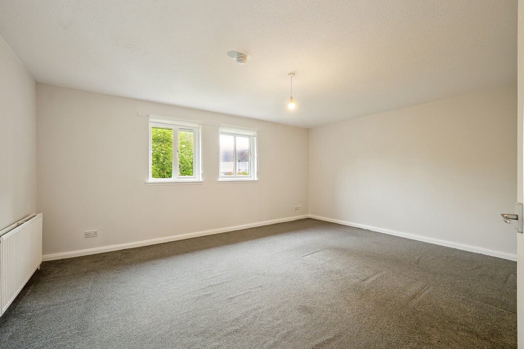 Flat Tillycairn Place in Glasgow
